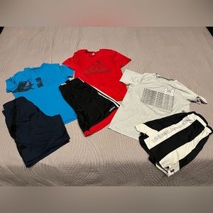 Boys size s/m bundle mostly size small. All from smoke free home!